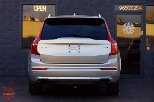 2016 Volvo XC90 T6 Momentum