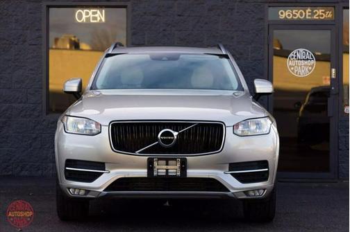 2016 Volvo XC90 T6 Momentum