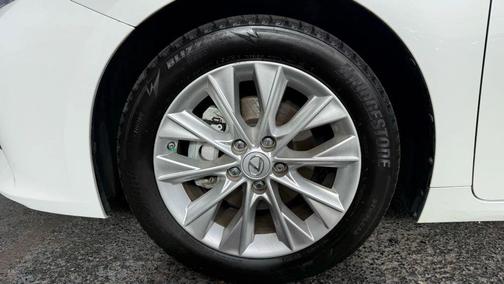 2013 Lexus ES 300h Base