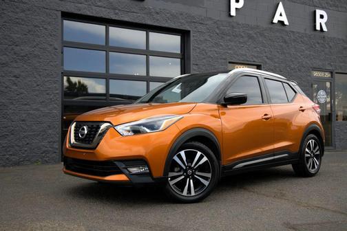 2019 Nissan Kicks SR