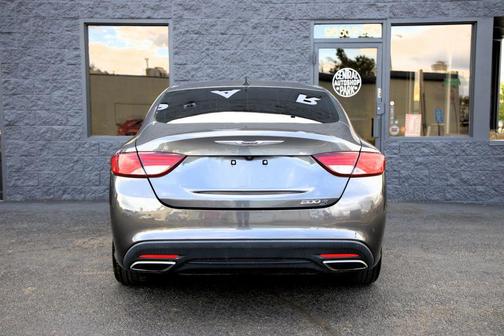 Granite Crystal Metallic Clearcoat 2015 Chrysler 200 S
