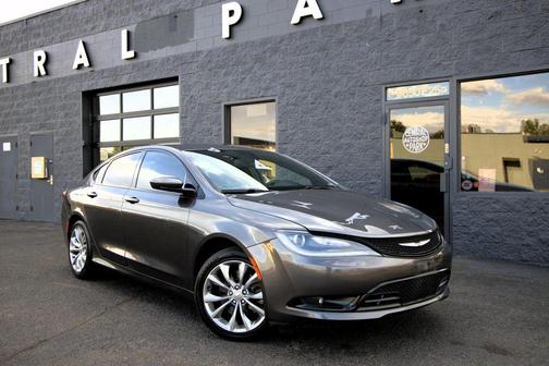 Granite Crystal Metallic Clearcoat 2015 Chrysler 200 S