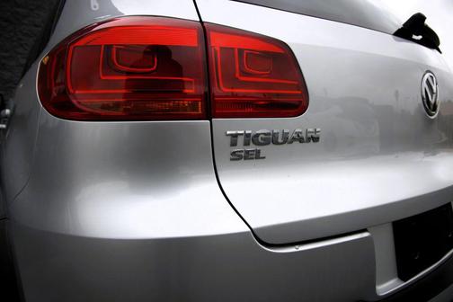 Reflex Silver Metallic 2016 Volkswagen Tiguan 2.0T SE 4MOTION