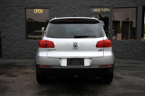 Reflex Silver Metallic 2016 Volkswagen Tiguan 2.0T SE 4MOTION