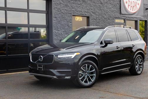 2017 Volvo XC90 T6 Momentum