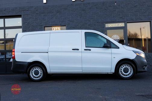 2017 Mercedes-Benz Metris Base