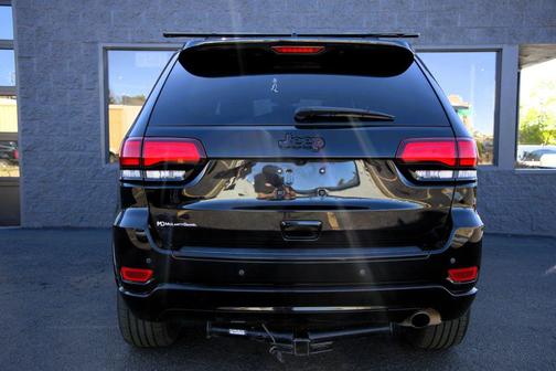 Diamond Black Crystal Pearlcoat 2018 Jeep Grand Cherokee Altitude