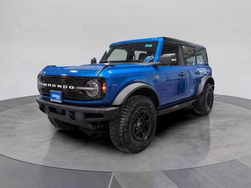 VELOCITY BLUE METALLIC 2024 Ford Bronco WILDTRAK