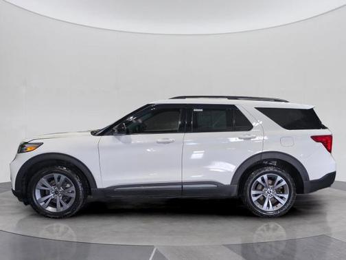 STAR WHITE MET TRI-COAT 2022 Ford Explorer XLT