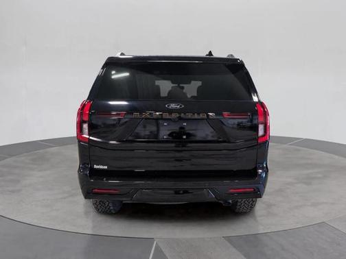 AGATE BLACK METALLIC 2025 Ford Expedition TREMOR