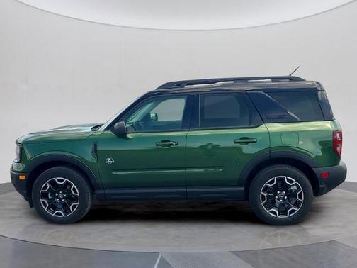 ERUPTION GREEN METALLIC 2025 Ford Bronco Sport OUTER BANKS