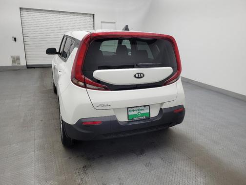 Snow White Pearl 2021 Kia Soul LX