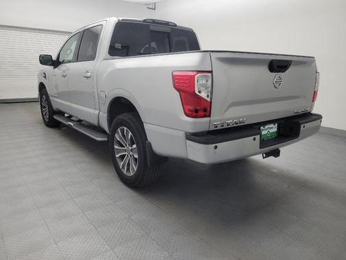 2017 Nissan Titan SL