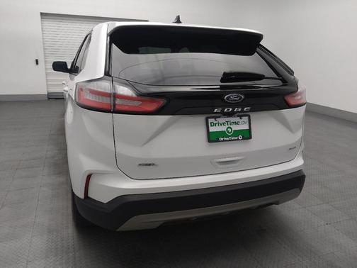 White 2024 Ford Edge SEL