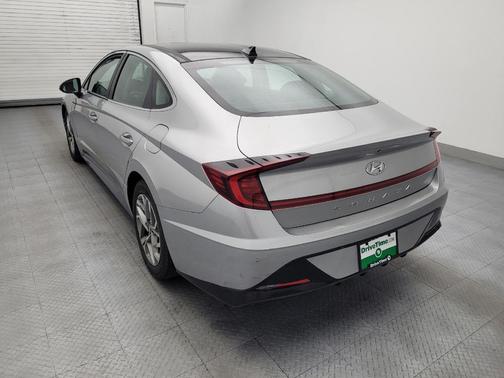 Shimmering Silver Pearl 2020 Hyundai SONATA SEL
