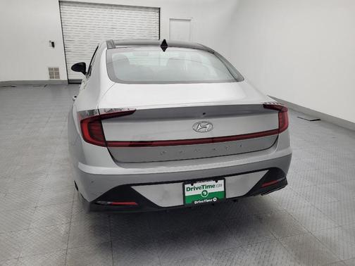 Shimmering Silver Pearl 2020 Hyundai SONATA SEL