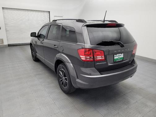 Granite Pearlcoat 2018 Dodge Journey SE