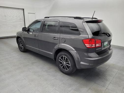 Granite Pearlcoat 2018 Dodge Journey SE