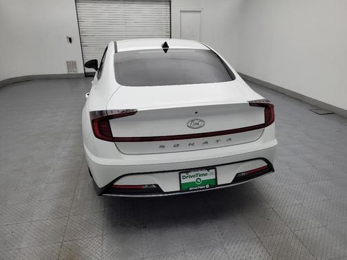 Quartz White 2022 Hyundai SONATA SE