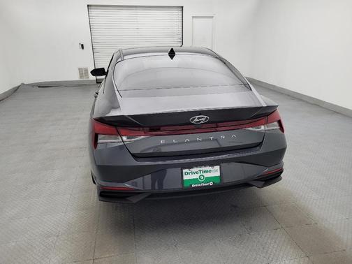 2022 Hyundai ELANTRA SE