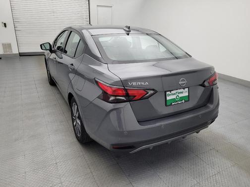 Gray 2023 Nissan Versa 1.6 SV