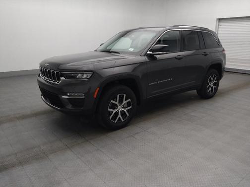 Baltic Gray Metallic Clearcoat 2023 Jeep Grand Cherokee Limited