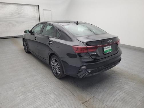 Aurora Black 2024 Kia Forte GT-Line