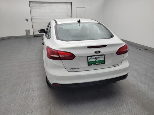 Oxford White 2016 Ford Focus S