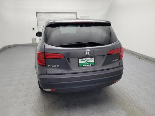 Modern Steel Metallic 2018 Honda Pilot EX