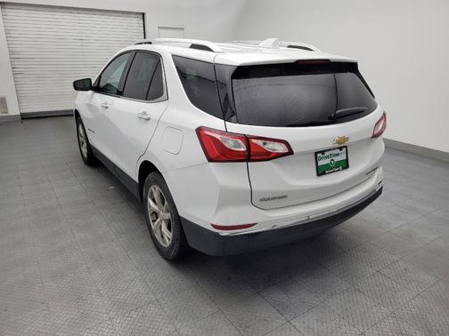 White 2018 Chevrolet Equinox Premier