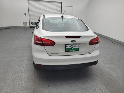 Oxford White 2016 Ford Focus S