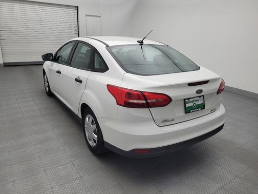 Oxford White 2016 Ford Focus S