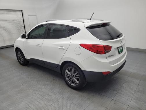 Winter White Solid 2015 Hyundai TUCSON SE