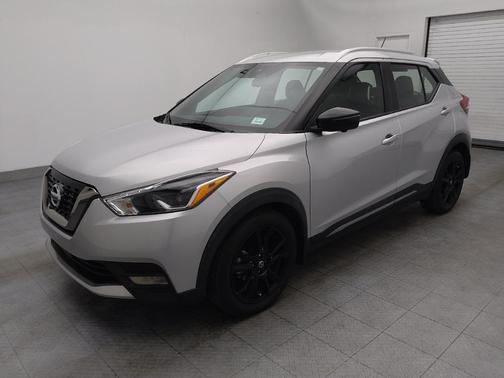 2020 Nissan Kicks SR
