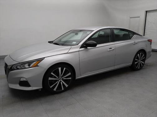 2022 Nissan Altima SR FWD