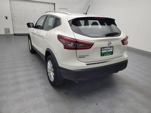Pearl White Tricoat 2021 Nissan Rogue Sport SV