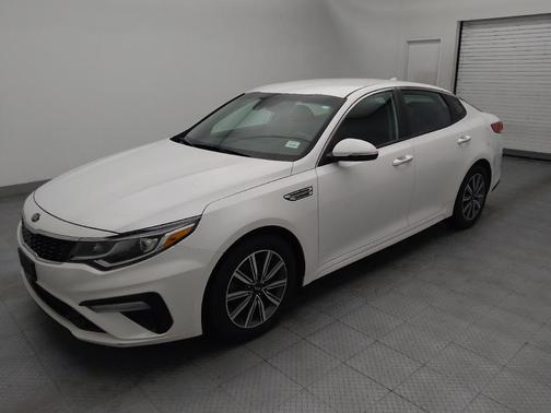 Snow White Pearl 2019 Kia Optima LX
