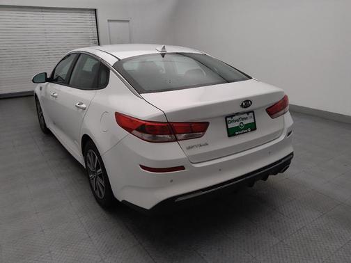 Snow White Pearl 2019 Kia Optima LX