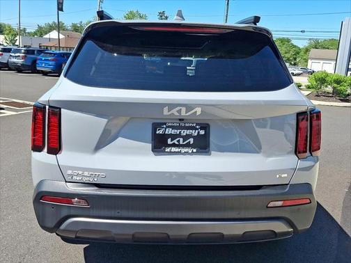 2023 Kia Sorento S