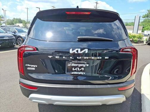 2022 Kia Telluride LX