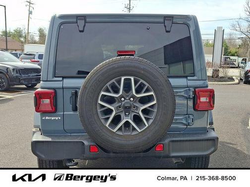 2024 Jeep Wrangler 4-Door Sahara 4x4