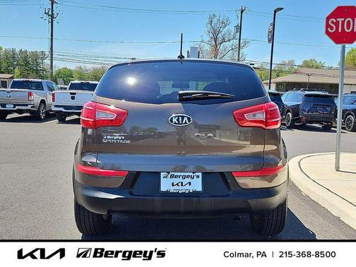Sand Track 2011 Kia Sportage LX