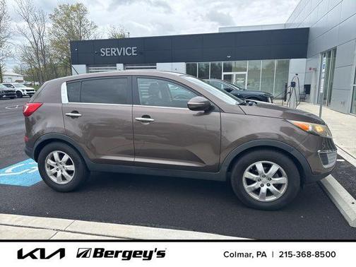 Sand Track 2011 Kia Sportage LX