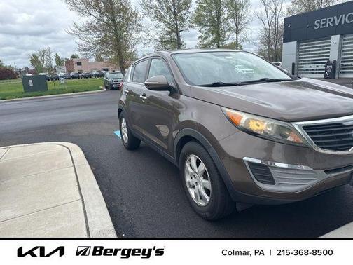 Sand Track 2011 Kia Sportage LX