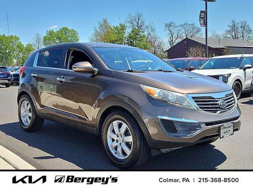 Sand Track 2011 Kia Sportage LX