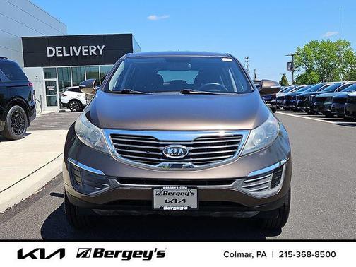 Sand Track 2011 Kia Sportage LX