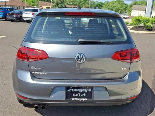2017 Volkswagen Golf TSI S 4-Door