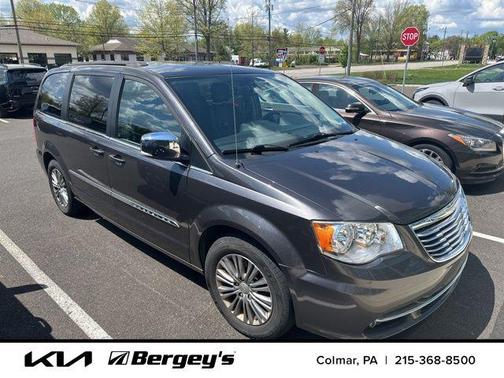 Granite Crystal Metallic Clearcoat 2016 Chrysler Town & Country Touring-L