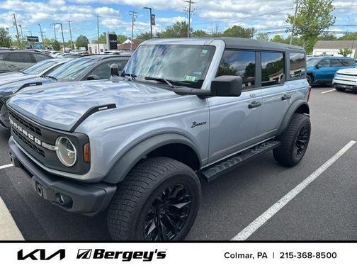 ICONIC SILVER METALLIC 2023 Ford Bronco Black Diamond