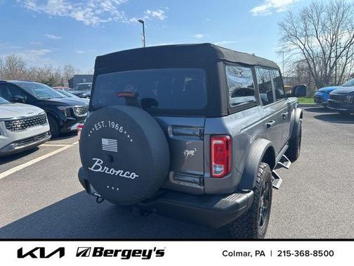 CARBONIZED GRAY METALLIC 2023 Ford Bronco Black Diamond